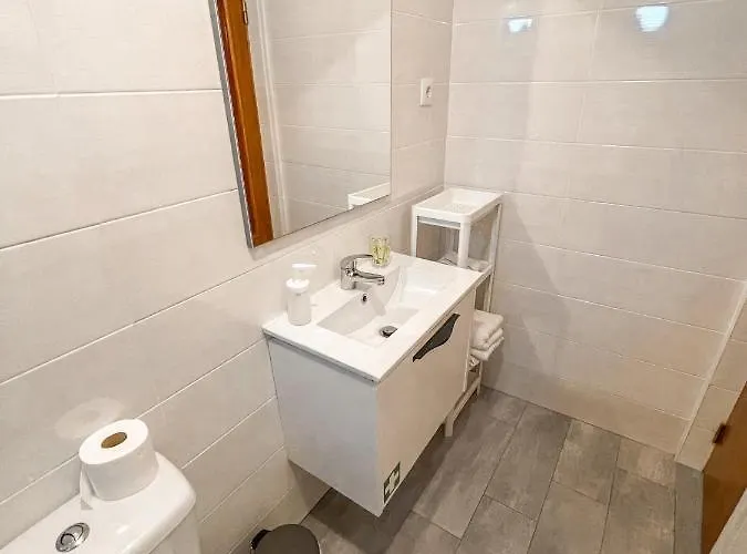 Little Place アパート ナザレ