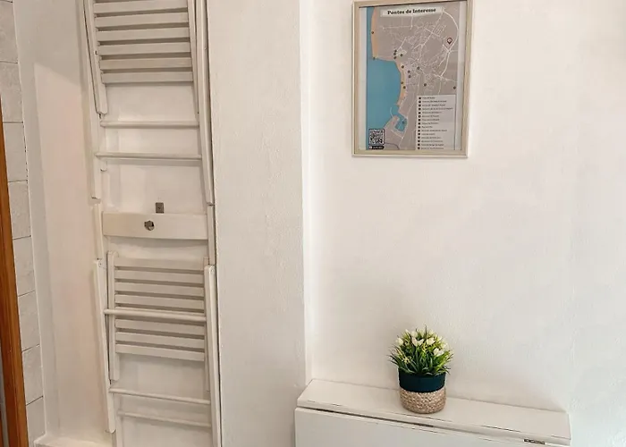 Little Place アパート ナザレ